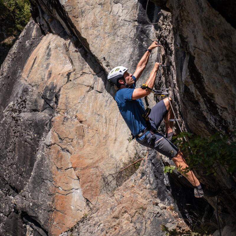 outfit_ethan_ferrata